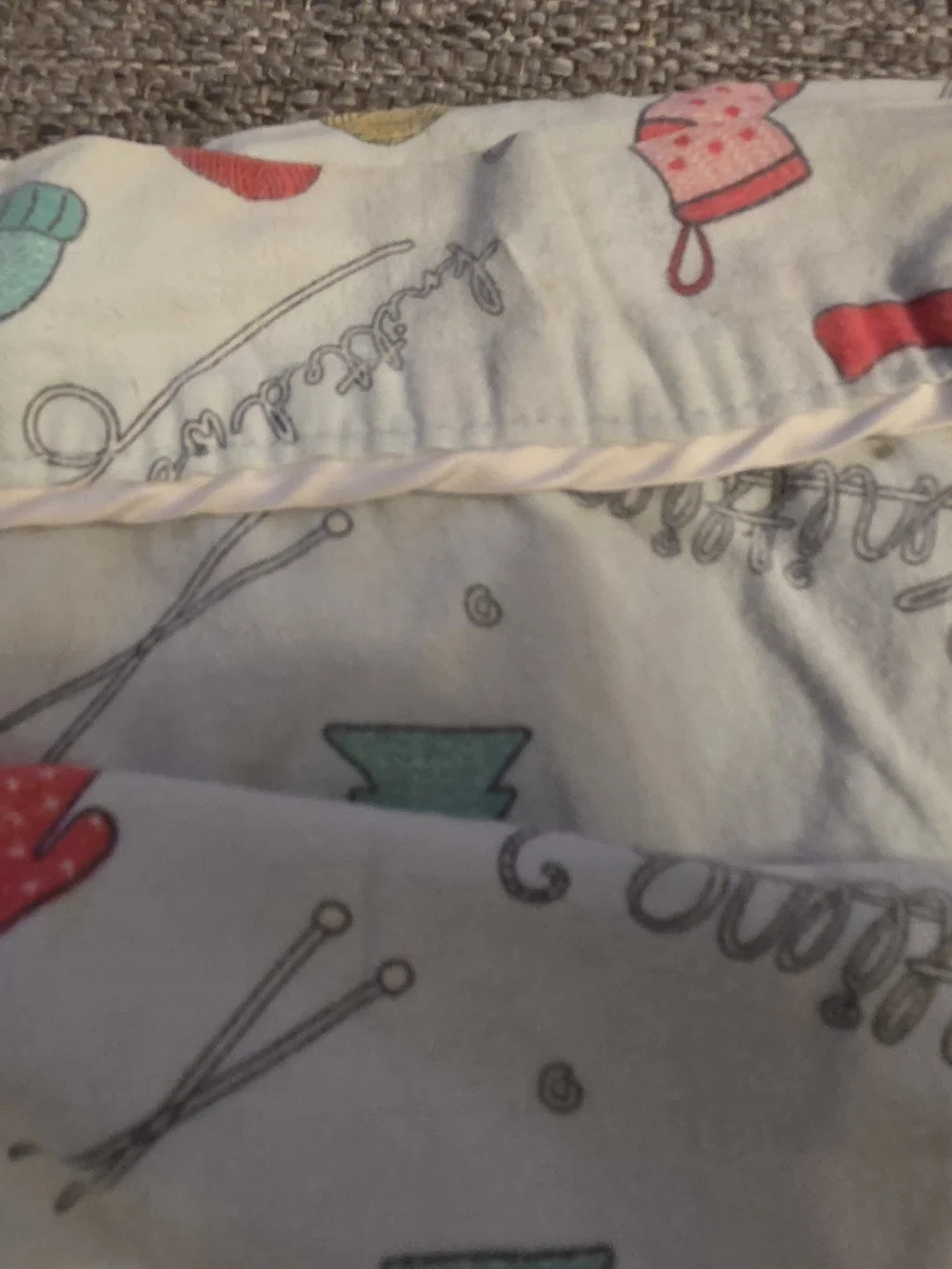 WomensPajamas – White Cat & Yarn Print